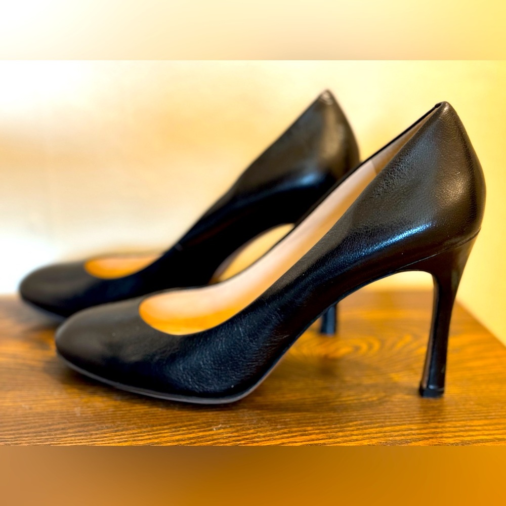 Nine West Black Leather Classic Heels - Size 8
